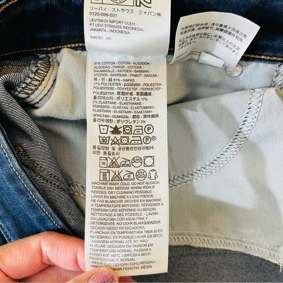 Levi’s Hi-Rise Denim Shorts Women Size 31 Blue Pockets Stretch - Picture 5 of 13